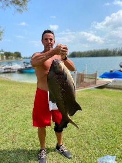 trophy-size-bass-fishing-charter-guide